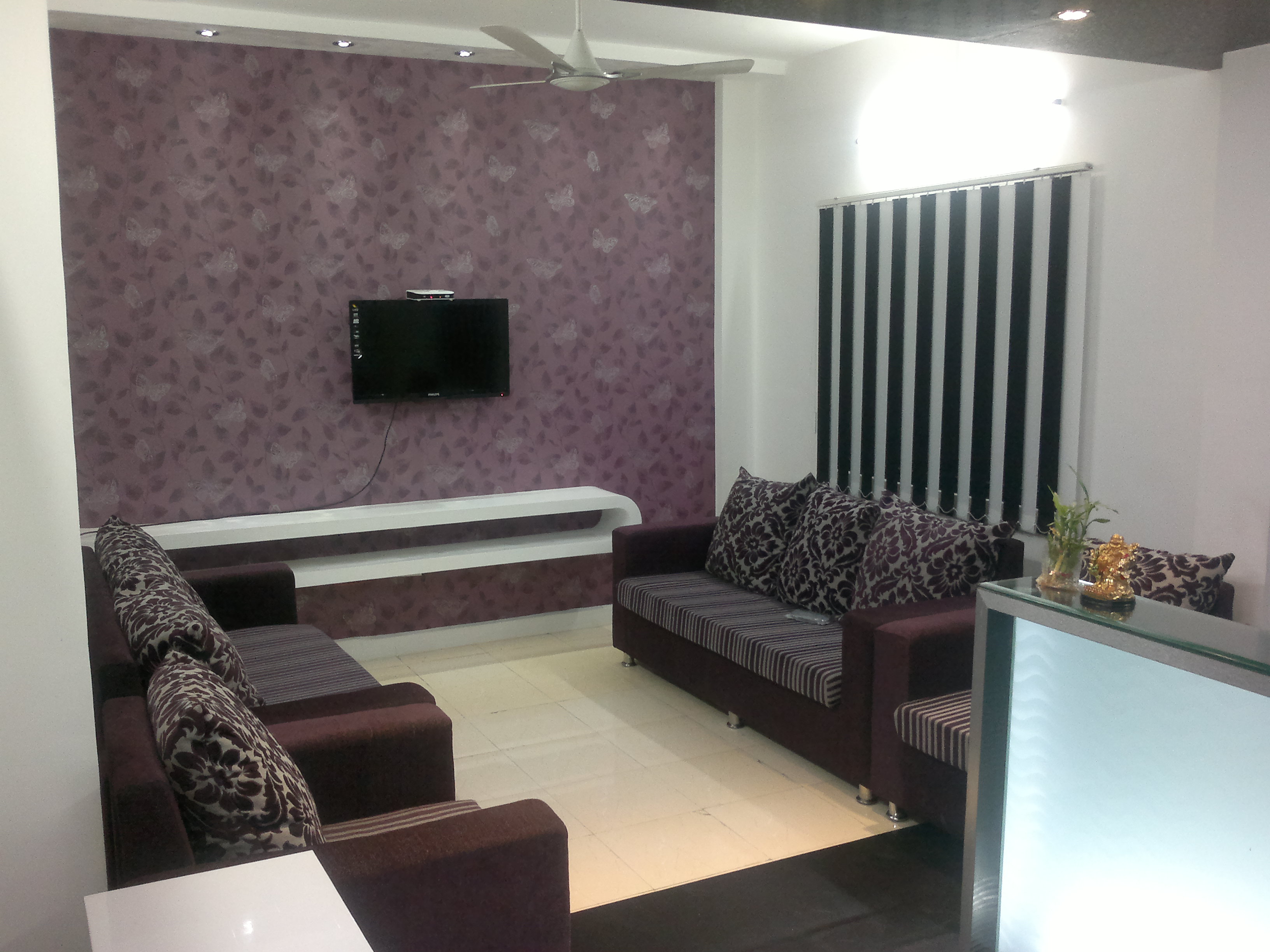 Waiting area at AR 32 Signature Smiles, Kharadi